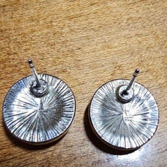 Silver Tone Earrings Black Stone with Clear Rhinestone Halo 1/2" Diameter - Picture 3 of 3